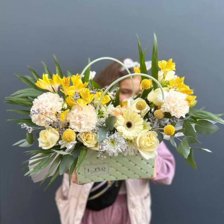 Сумочка с розами "Эпиа" в Белгороде