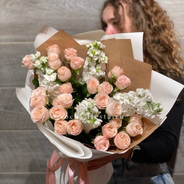 Букет бомбасти и маттиола в Белгороде