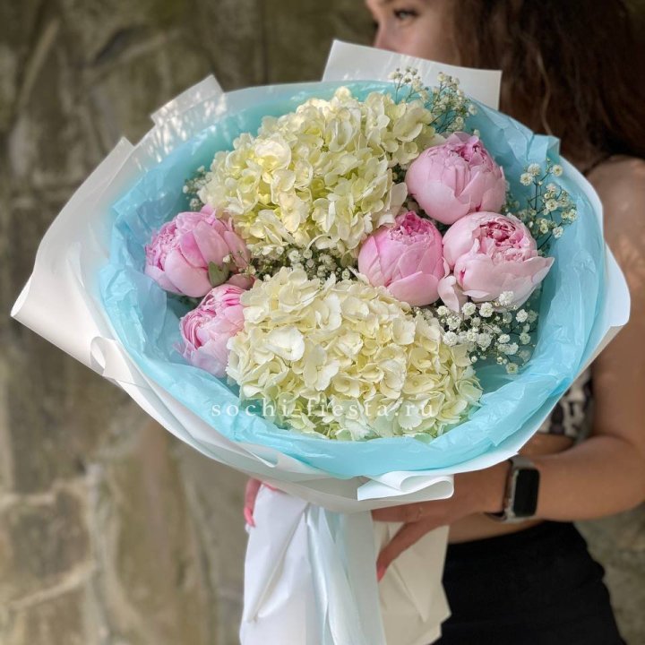 Букет с пионами "Блюсом" в Белгороде