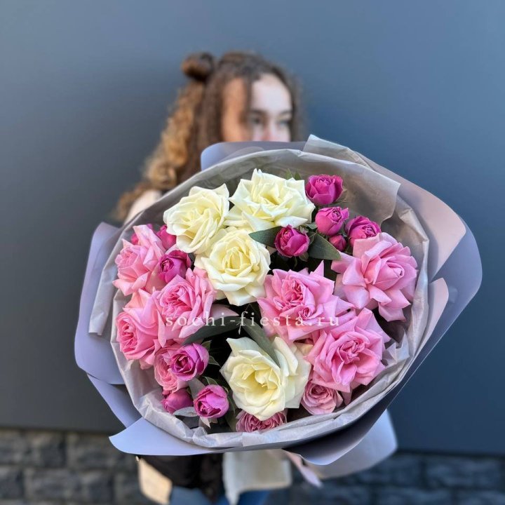 Букет французских и пионовидных роз в Белгороде