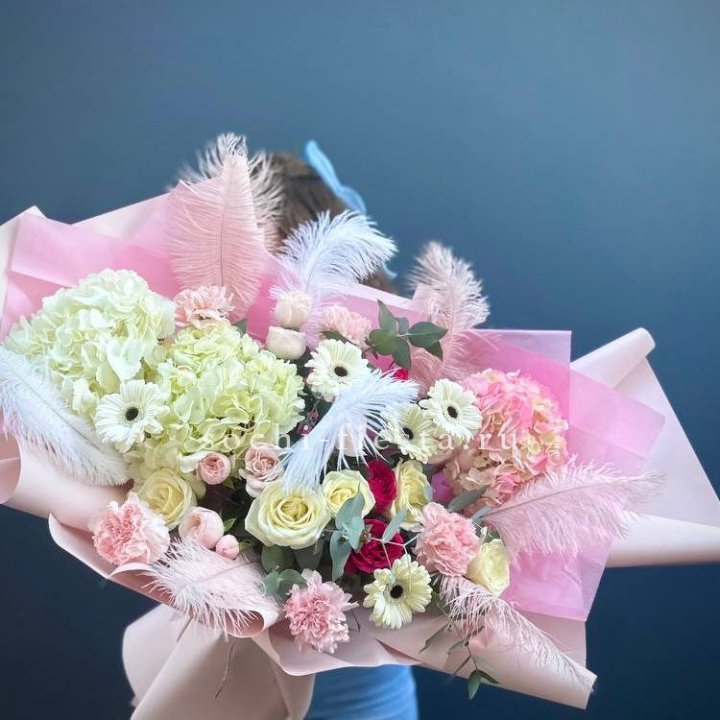 Дизайнерский букет "Валенсия-3" в Белгороде