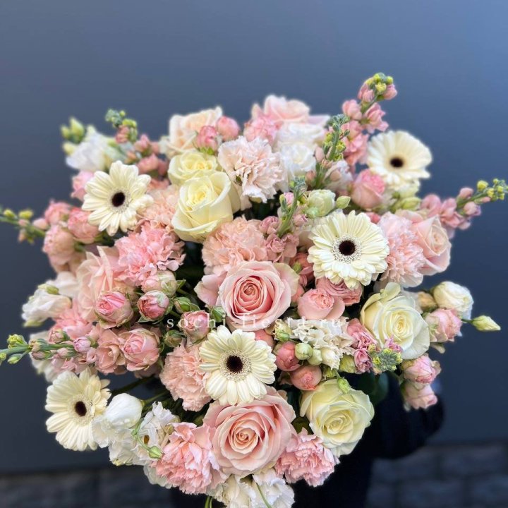 Авторский букет "Нежный" в Белгороде