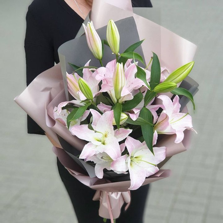 Букет розовых лилий в Белгороде