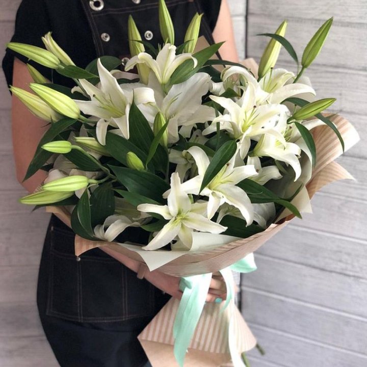 Букет белых лилий в Белгороде