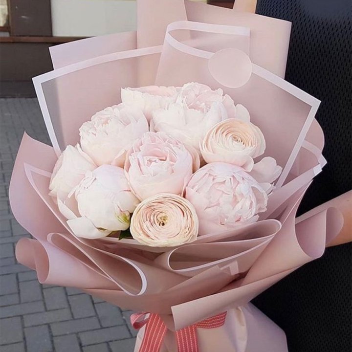 Пионы и ранункулюсы в Белгороде