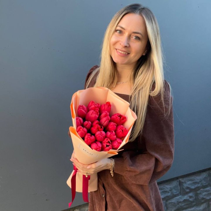  19 красных тюльпанов в Белгороде