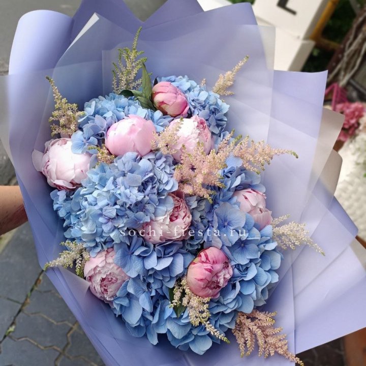 Дизайнерский букет с гортензией №3 в Белгороде