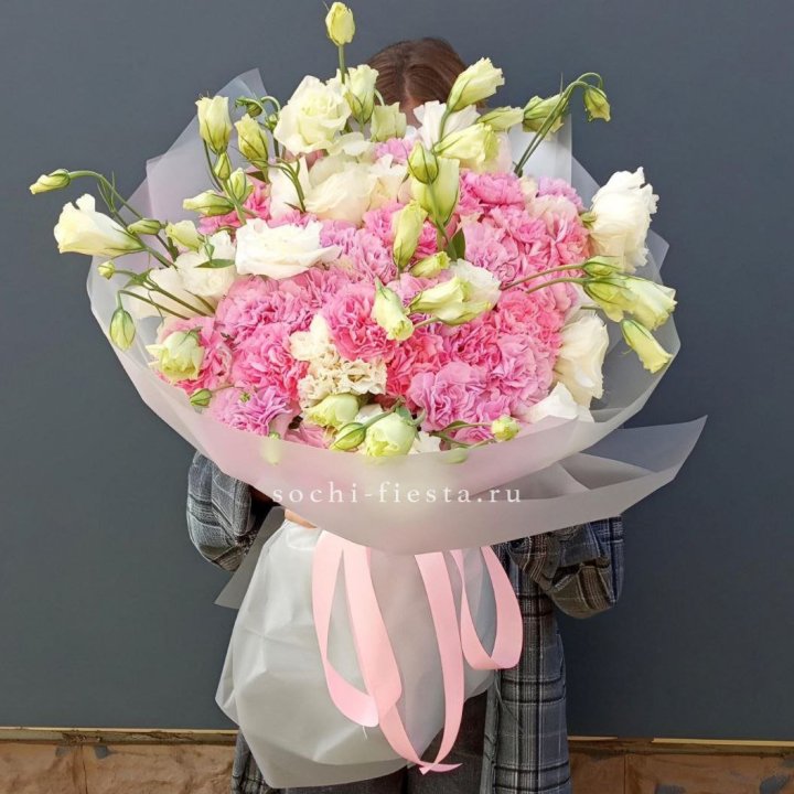 Букет из эустом и диантусов  в Белгороде