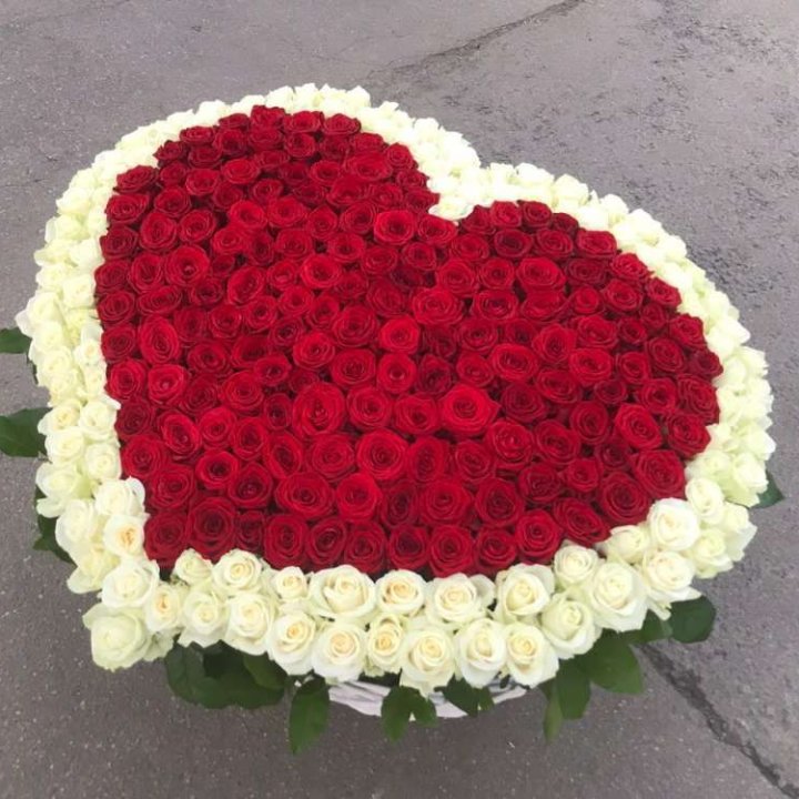 333 розы в корзине в Белгороде