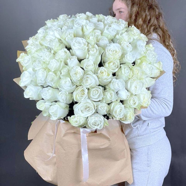 101 белая высокая импортная роза в Белгороде