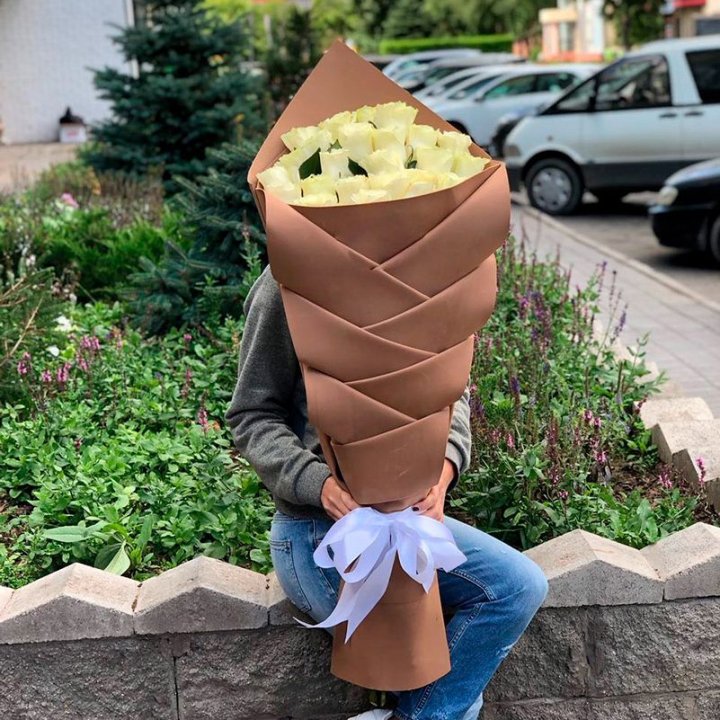 Голландские розы белые "Рыбка" в Белгороде