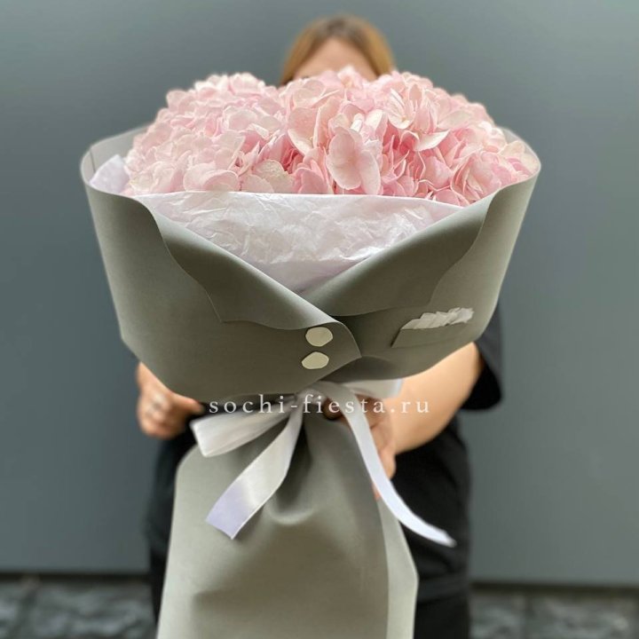  Букет  пиджачок из 5 гортензий в Белгороде