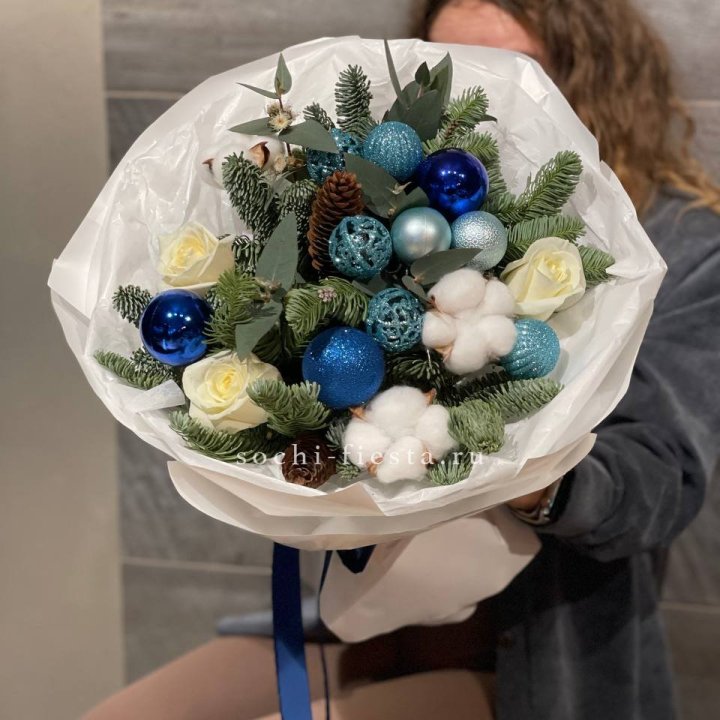 Новогодний букет "Синий иней" в Белгороде