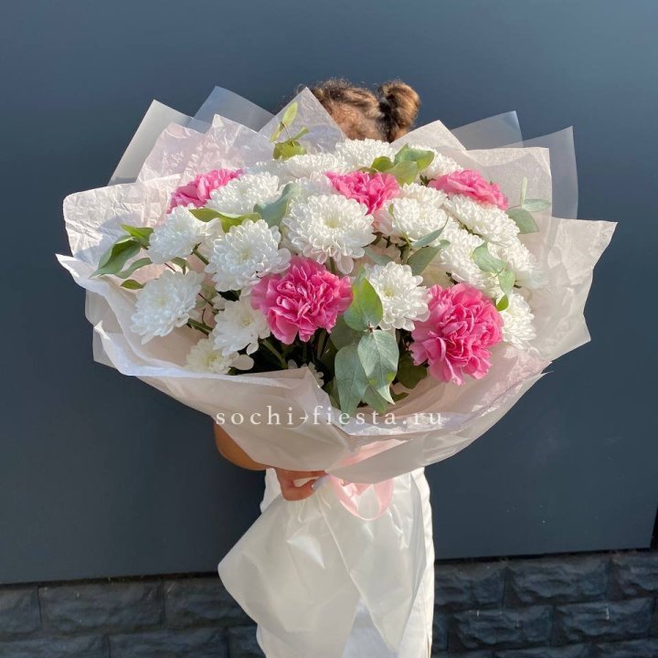  Букет  хризантем и диантусов "Воздушный" в Белгороде