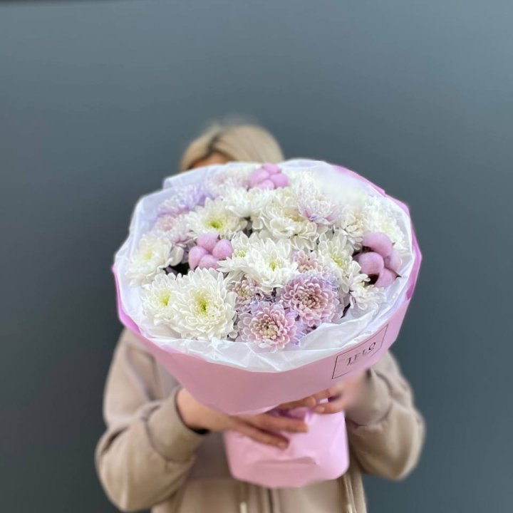 7 нежных хризантем в Белгороде