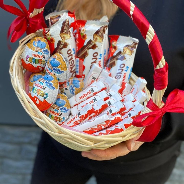 Корзина с киндерами  в Белгороде