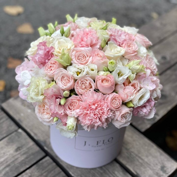 Цветочный бокс "Люксур" в Белгороде