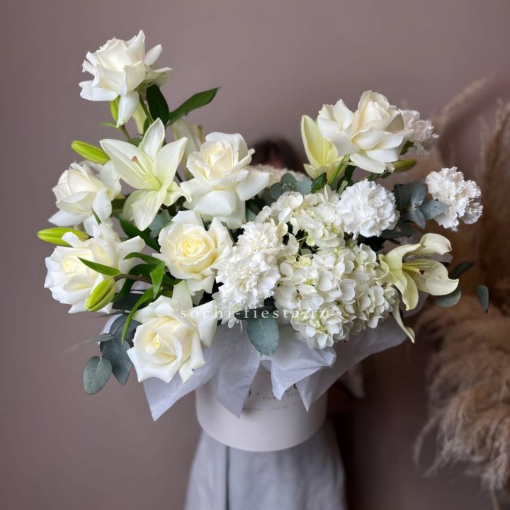 Цветочный бокс "Вайт дримс" в Белгороде