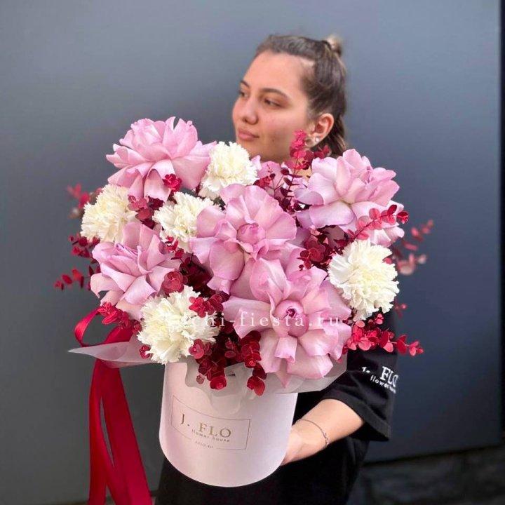 Бокс с французскими розами "Вела вита" в Белгороде