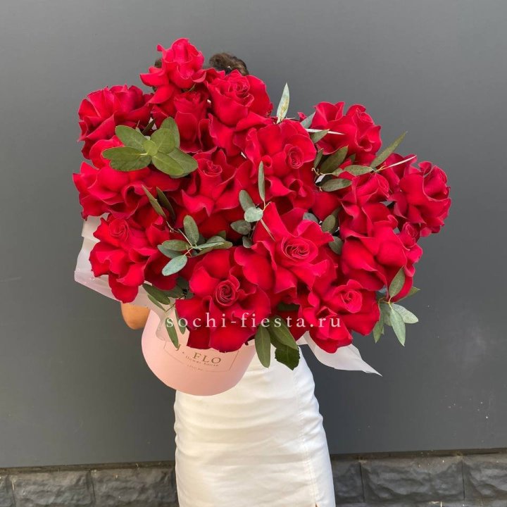 Бокс из 17 французских роз в Белгороде