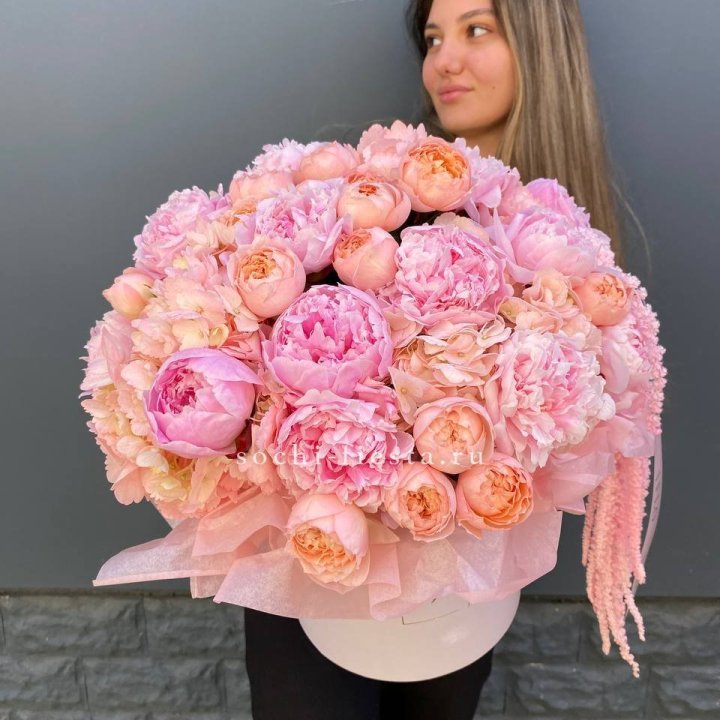 Коробка с пионами "Дабл фловер" в Белгороде