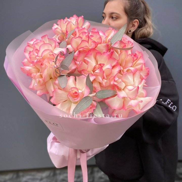 9 французских роз Джумилия в Белгороде