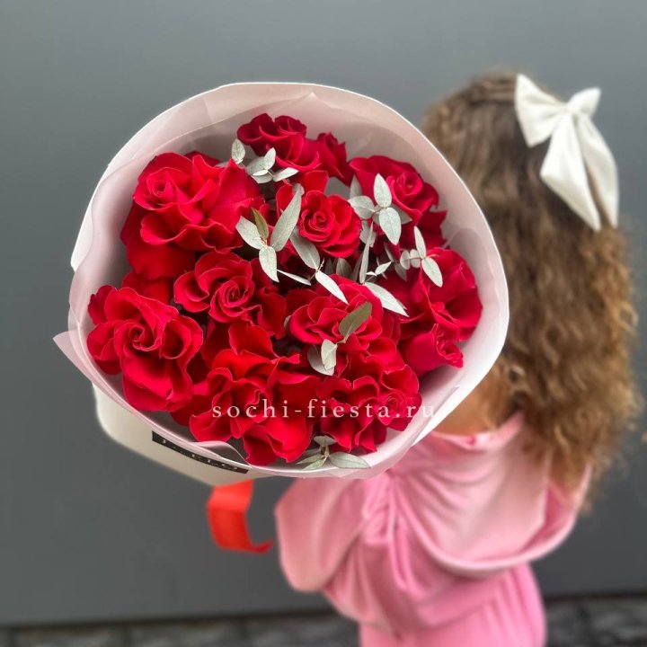 11 Красных французских роз в Белгороде