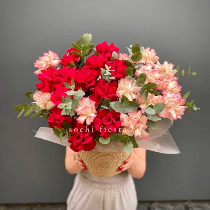 25 Французских роз в джутовом кашпо  в Белгороде