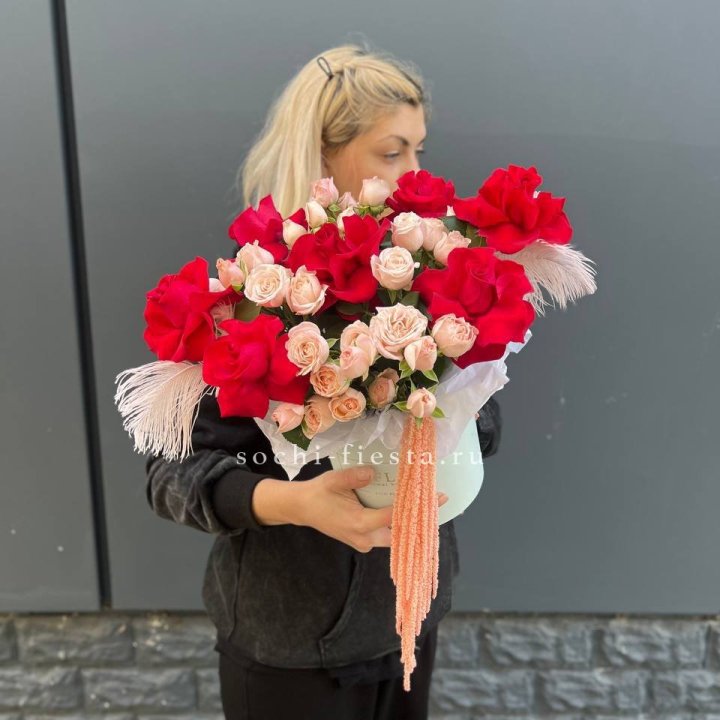 Бокс с нежными розами  в Белгороде