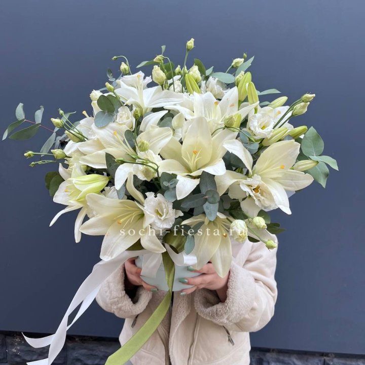 Бокс лилий и эустомы в Белгороде