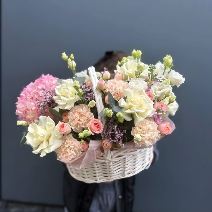 Цветочная корзина "Софтнес" в Белгороде