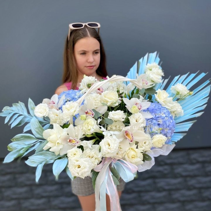 Цветочная корзина "Блю винч" в Белгороде