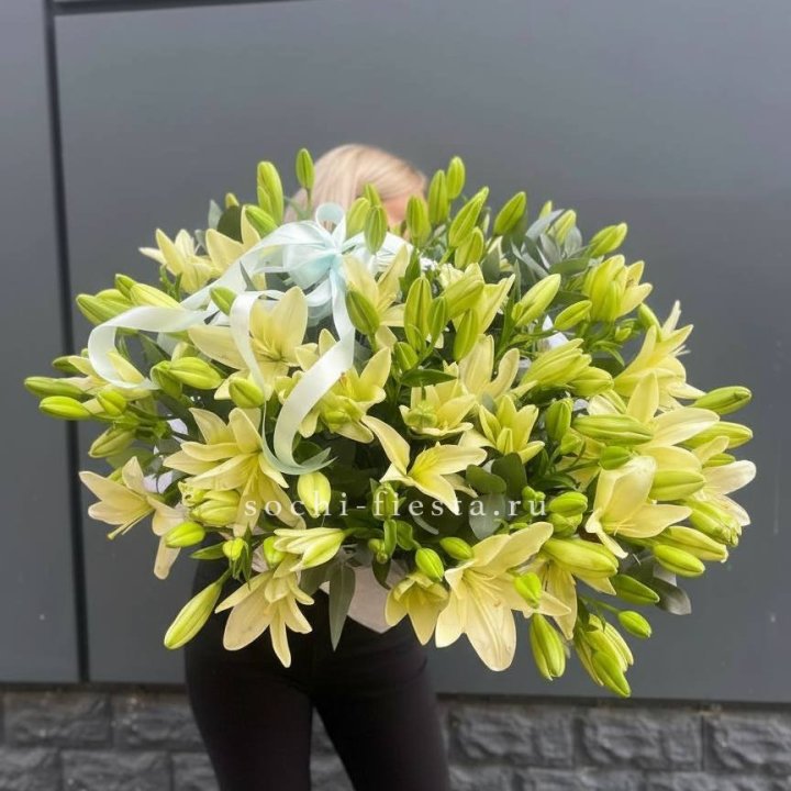 Лилии в корзине в Белгороде