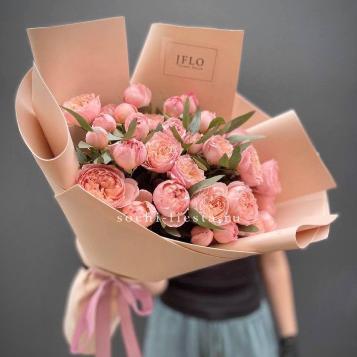 Букет из 9 кустовых роз Джульетта в Белгороде