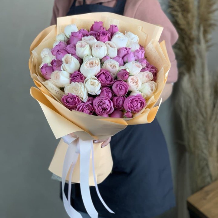 Букет кустовых роз Джулиана в Белгороде