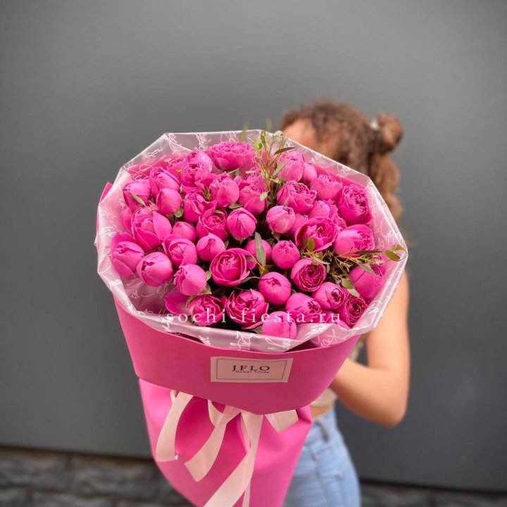 Кустовые розы букет Мисти Баблс в Белгороде