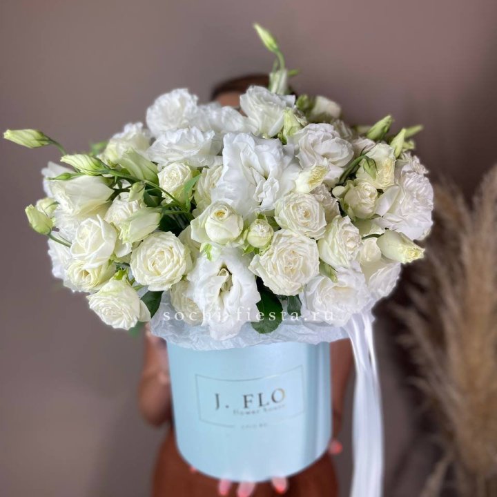 Бокс кустовых роз и эустомы  в Белгороде