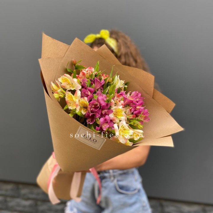 Альстромерии в крафте в Белгороде