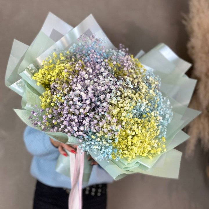 Букет радужных гипсофил в Белгороде