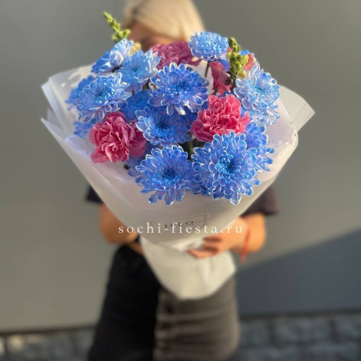 Букет сборный с хризантемой в Белгороде