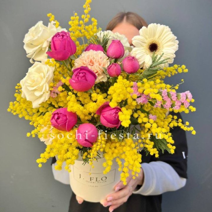 Цветы в боксе "Слобода" в Белгороде