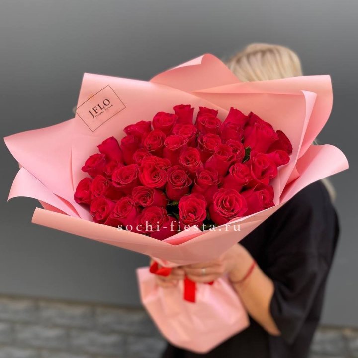 35 красных роз в Белгороде