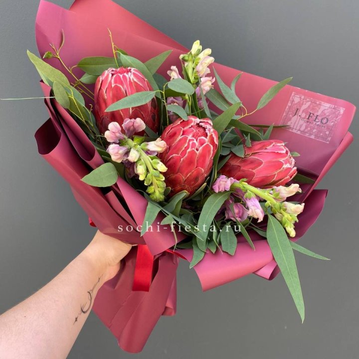 Букет из протеи "Квин" в Белгороде