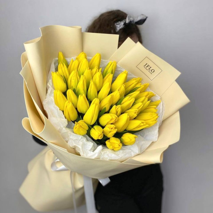 51 жёлтый тюльпан в Белгороде