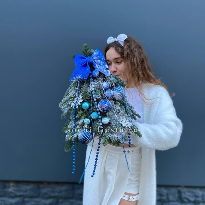 Новогодняя елочка "Блю" в Белгороде