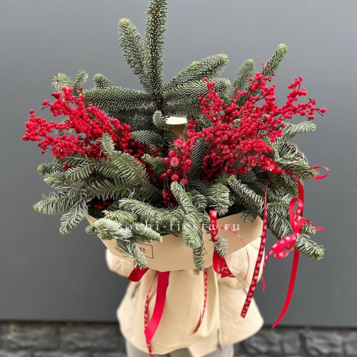 Букет нобилиса и ягод в Белгороде