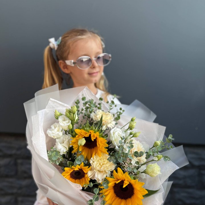 Букет  из стойких цветов с подсолнухами в Белгороде
