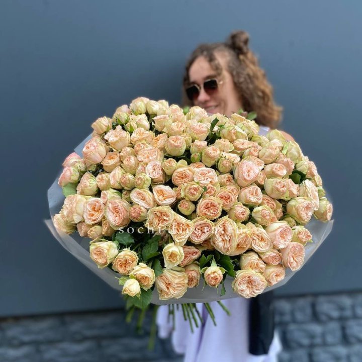 51 пионовидная роза в Белгороде