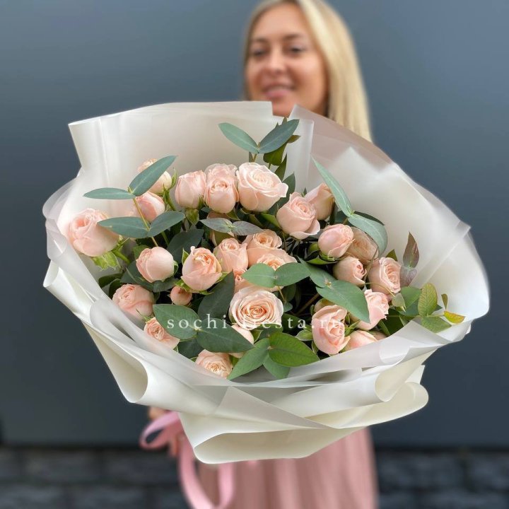 Букет кустовых роз "Фреш" в Белгороде