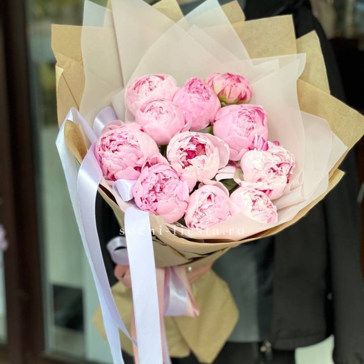 11 пионов в оформлении в Белгороде